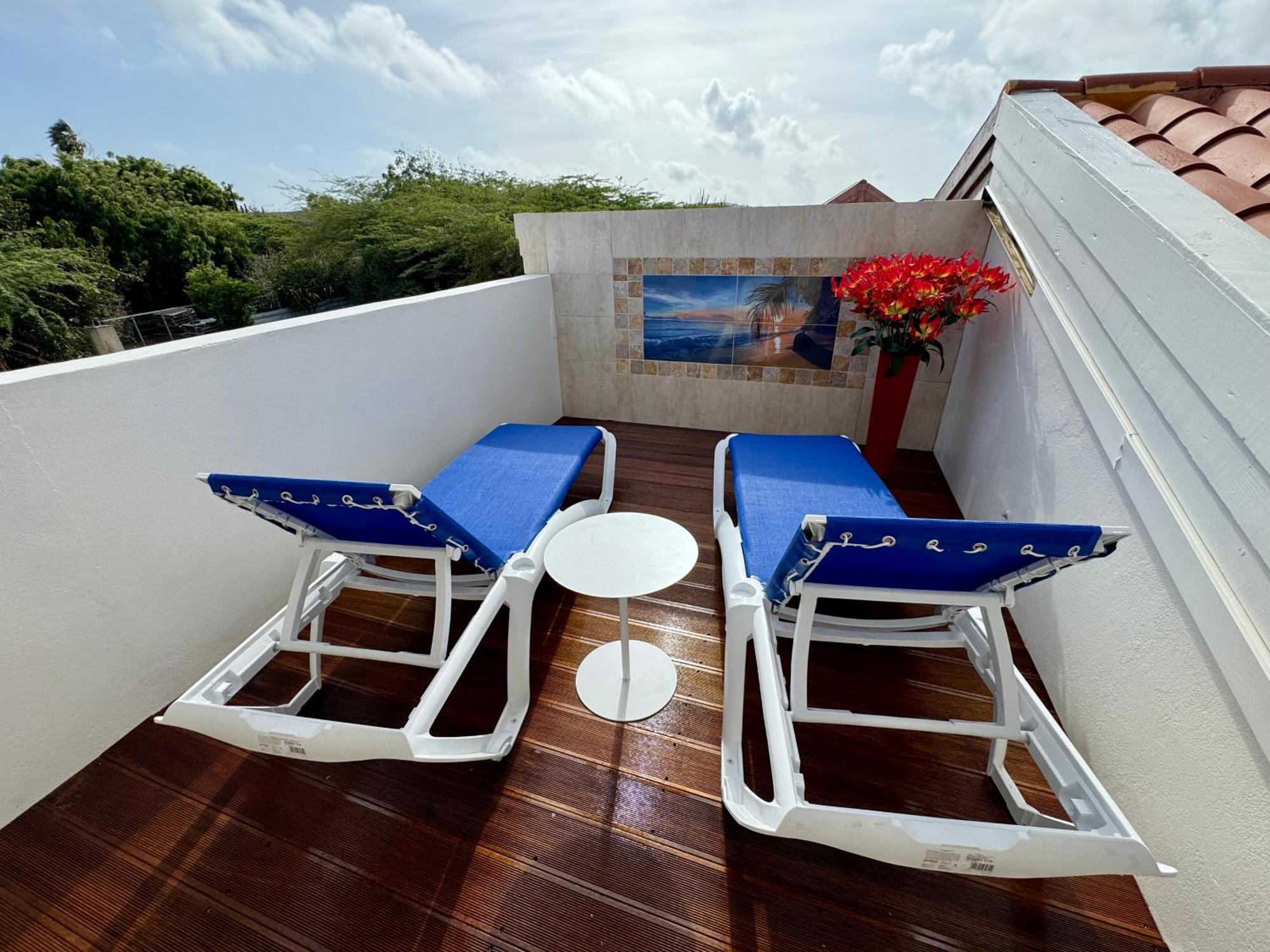 Boutique Hotel Swiss Paradise Aruba Villas And Suites Palm Beach Exterior foto